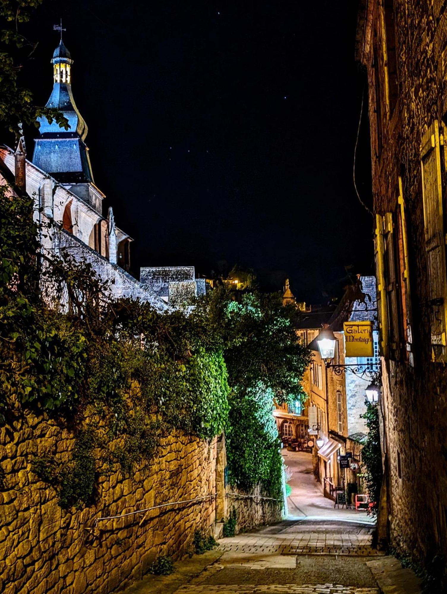 Centrally Located Sarlat Apartment With Medieval Town Views 外观 照片